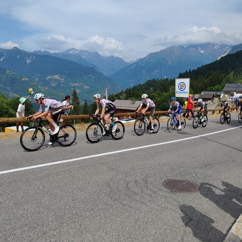 Passaggio ciclisti a Courchevel