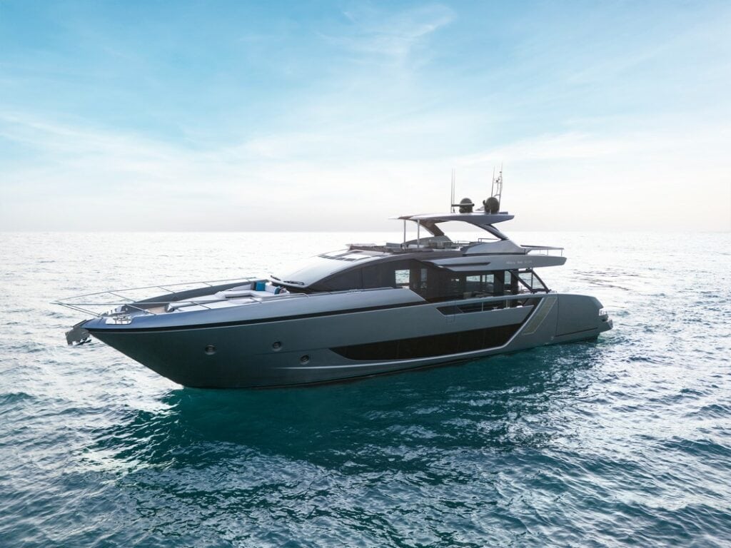 Riva 82 Diva: il nuovo flybridge dagli sconfinati spazi esterni