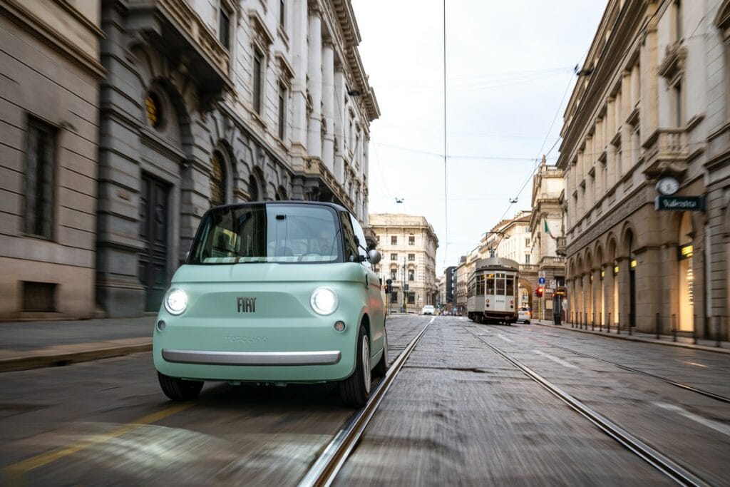 Le minicar e microcar non possono parcheggiare nei posti moto