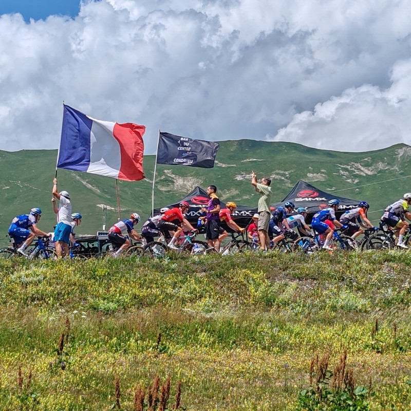 passaggio ciclisti montagna Tour de france 2023