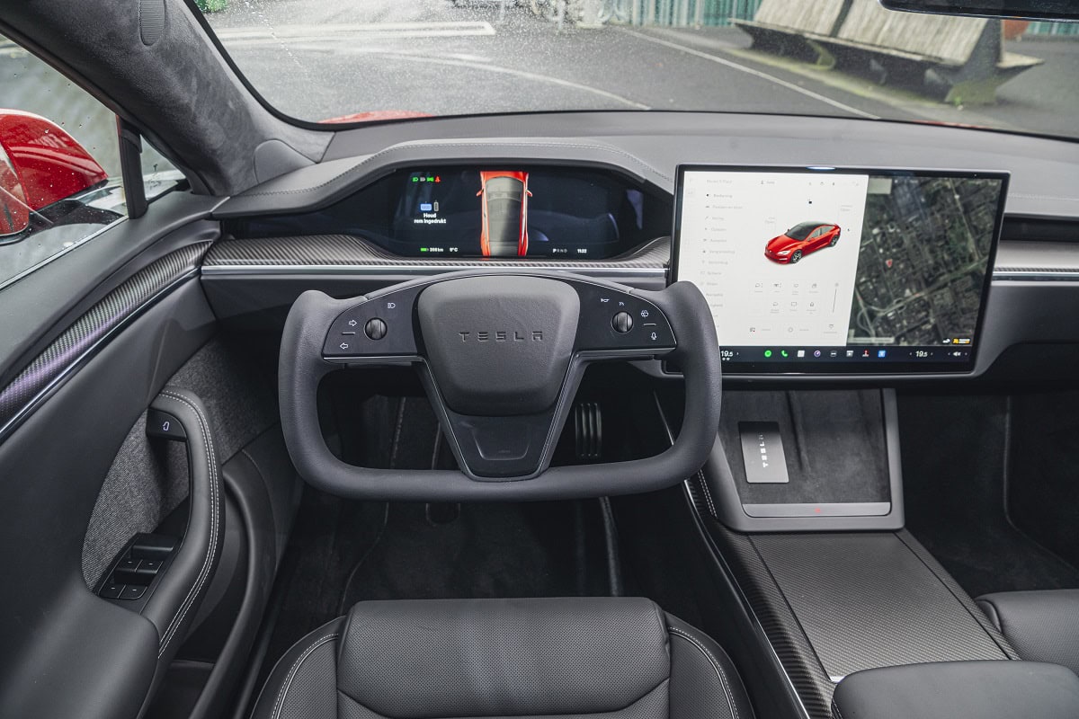 Interni Tesla Model S Plaid