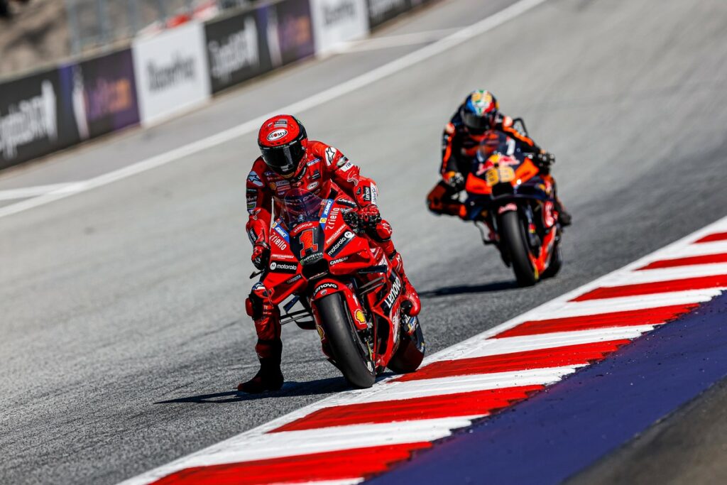 Orari MotoGP Catalogna 2023 TV8 con diretta Sky e Now
