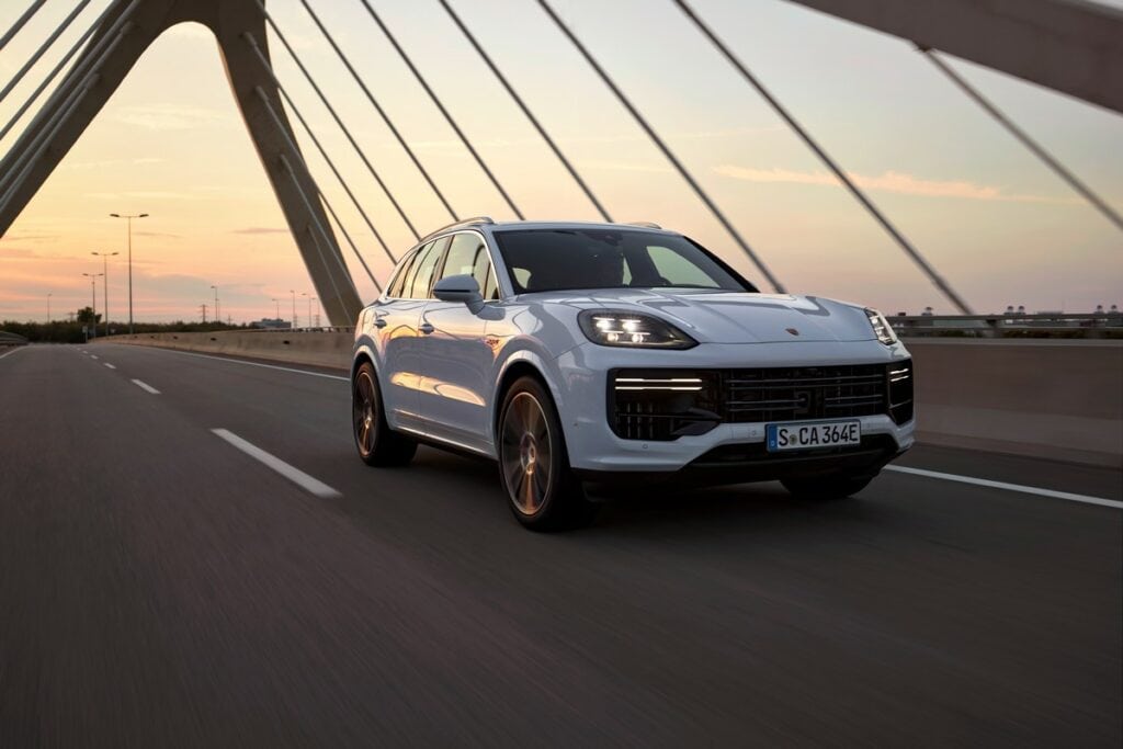 Porsche Cayenne Turbo E-Hybrid a partire da 182.533 euro