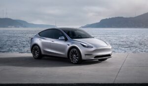 Tesla Model Y caratteristiche