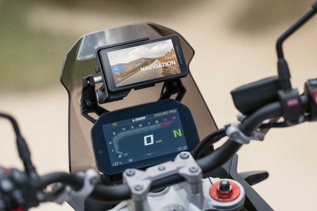 Il nuovo BMW Motorrad ConnectedRide Navigator