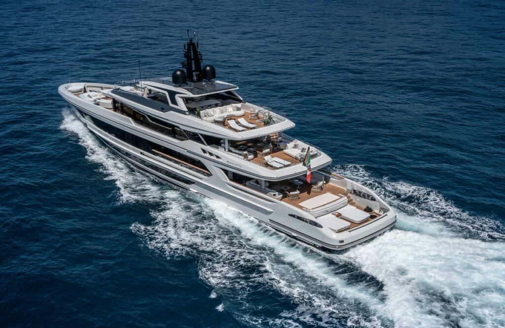 Baglietto Cannes Yachting Festival 2023: il debutto dello yacht T52