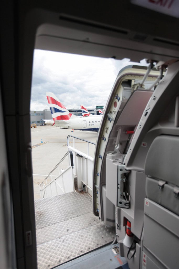 Volo British da Firenze manda i passeggeri a Pisa in bus e poi va a riprenderli per volare a Londra