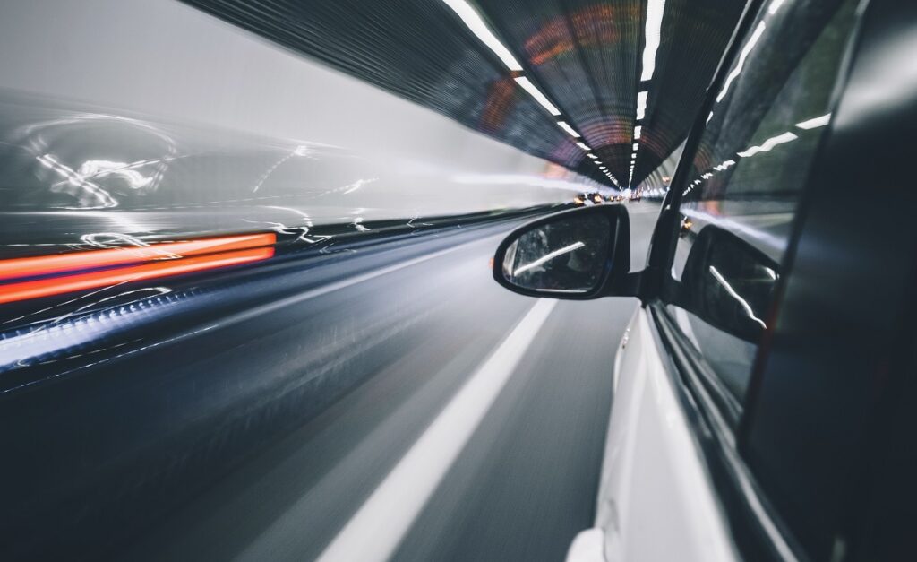 Colpi di sonno alla guida dell’auto: cosa fare per evitarli