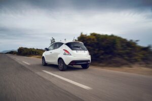 Lancia Ypsilon Hybrid 2023 (1)