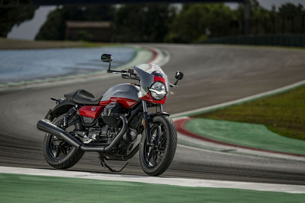 Moto Guzzi V7 Stone Corsa: la nuova versione sportiva