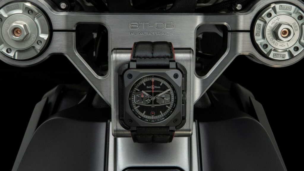 Bell & Ross BR 03-94 Blacktrack: l’esclusivo orologio e cronografo stealth