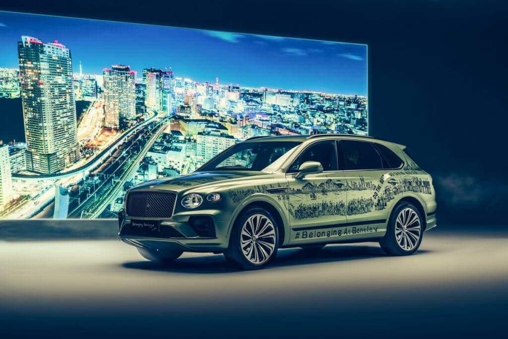 Bentley Belonging Bentayga: l’esclusiva auto dipinta a mano dall’artista Stephen Wiltshire