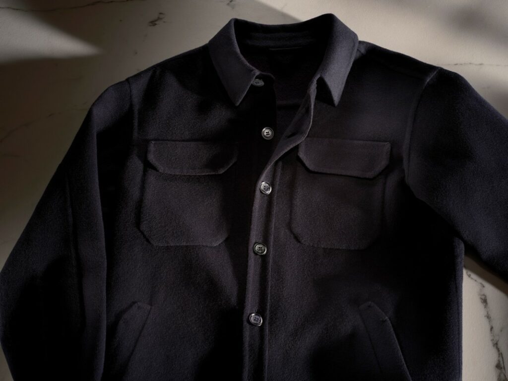 Brett Johnson autunno inverno 2023: la nuova giacca navy double