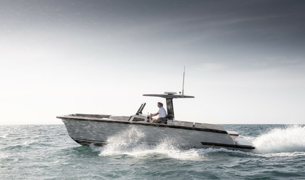 Linx Tenders 30: il catamarano foil-assisted per il mercato degli Emirati Arabi Uniti