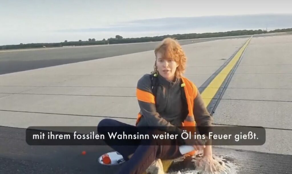Lufthansa invia fattura di 120.000 € a sei attivisti che avevano bloccato l’aeroporto di Berlino