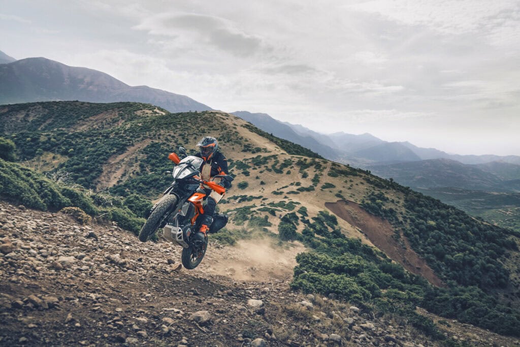 KTM 390 Adventure 2024: nuovi colori e prezzi per la Adventure entry level