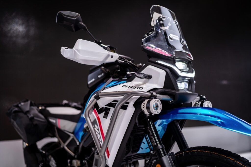 CFMoto 450MT ad EICMA 2023, la piccola grande adventure bike