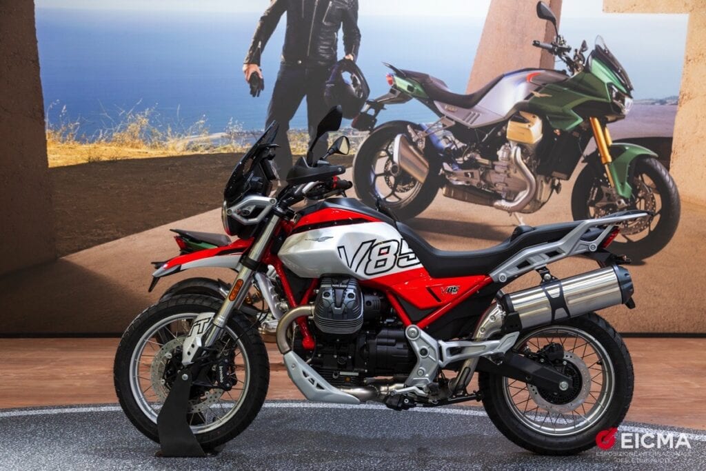 Moto Guzzi V85 2024: tre nuove versioni ad EICMA