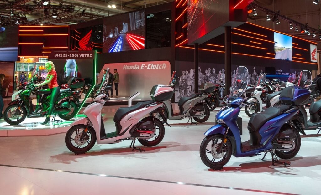 Honda SH350I 2024 ad EICMA 2023: il look è ancora più sportivo!