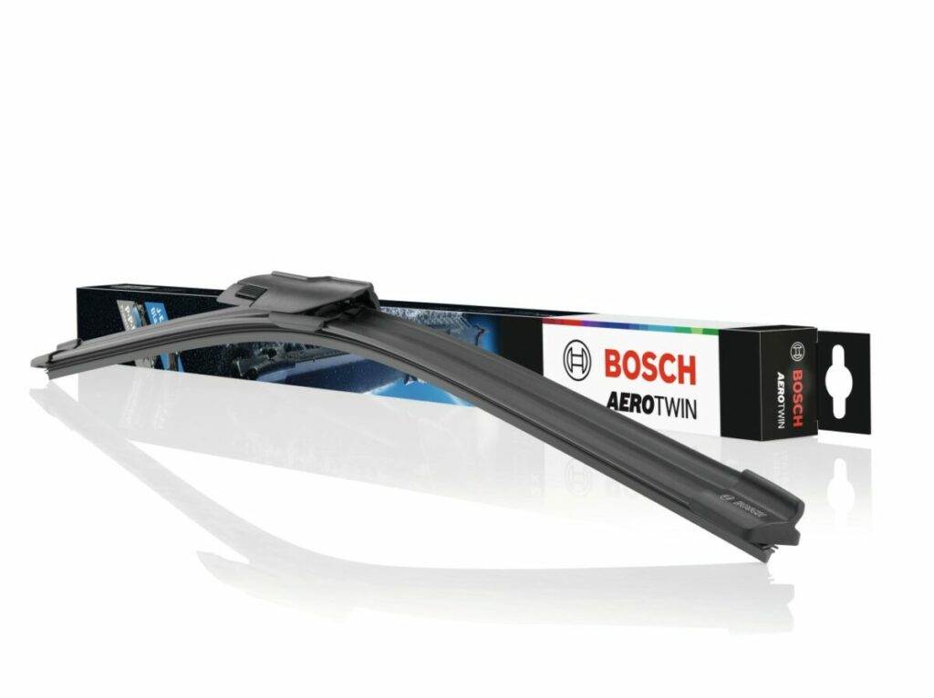 Bosch Aerotwin J.E.T Blade, nuove spazzole con erogatore d’acqua integrato nel tergicristallo
