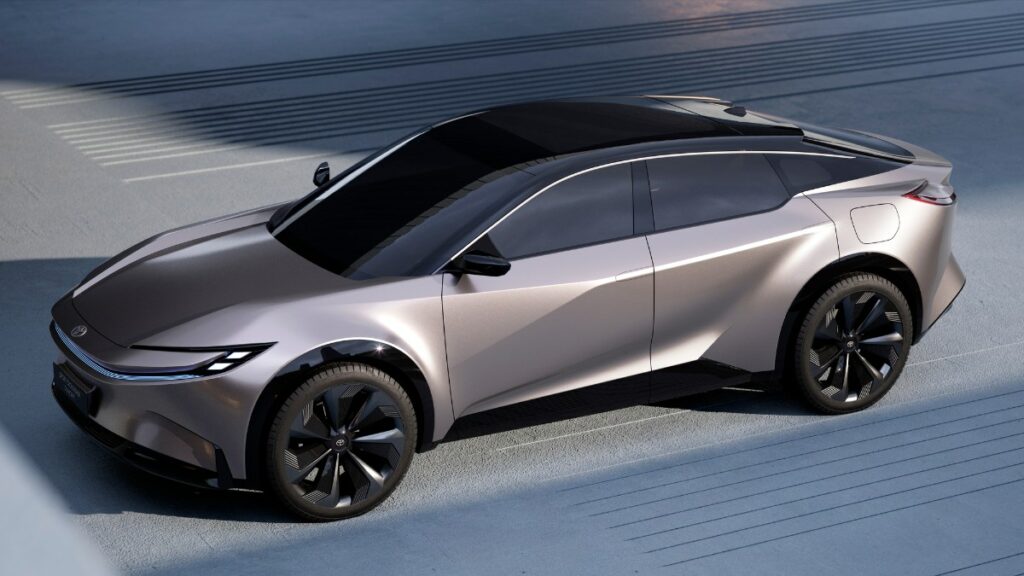 Toyota Sport Crossover Concept: l’elettrica realizzata con BYD arriverà nel 2025