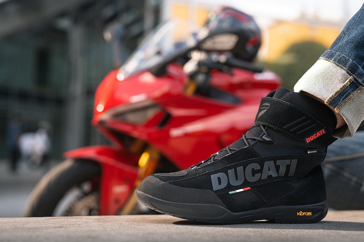 Ducati Company C4