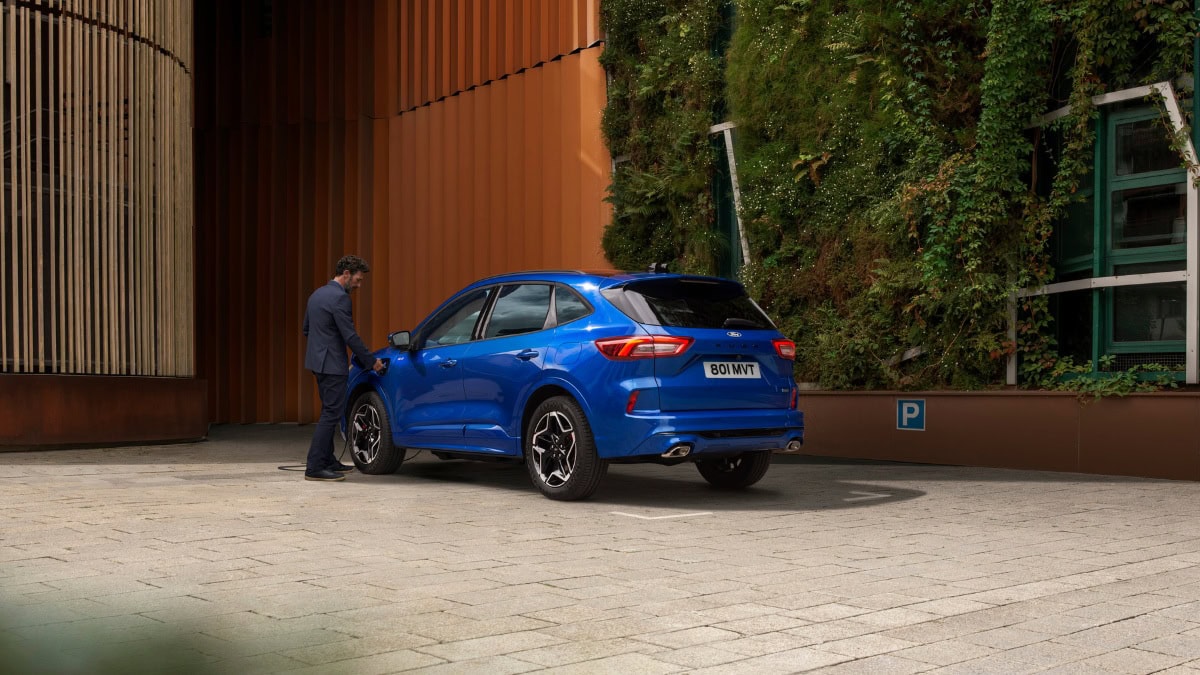 Ford Kuga 2024 prezzi, motore, caratteristiche