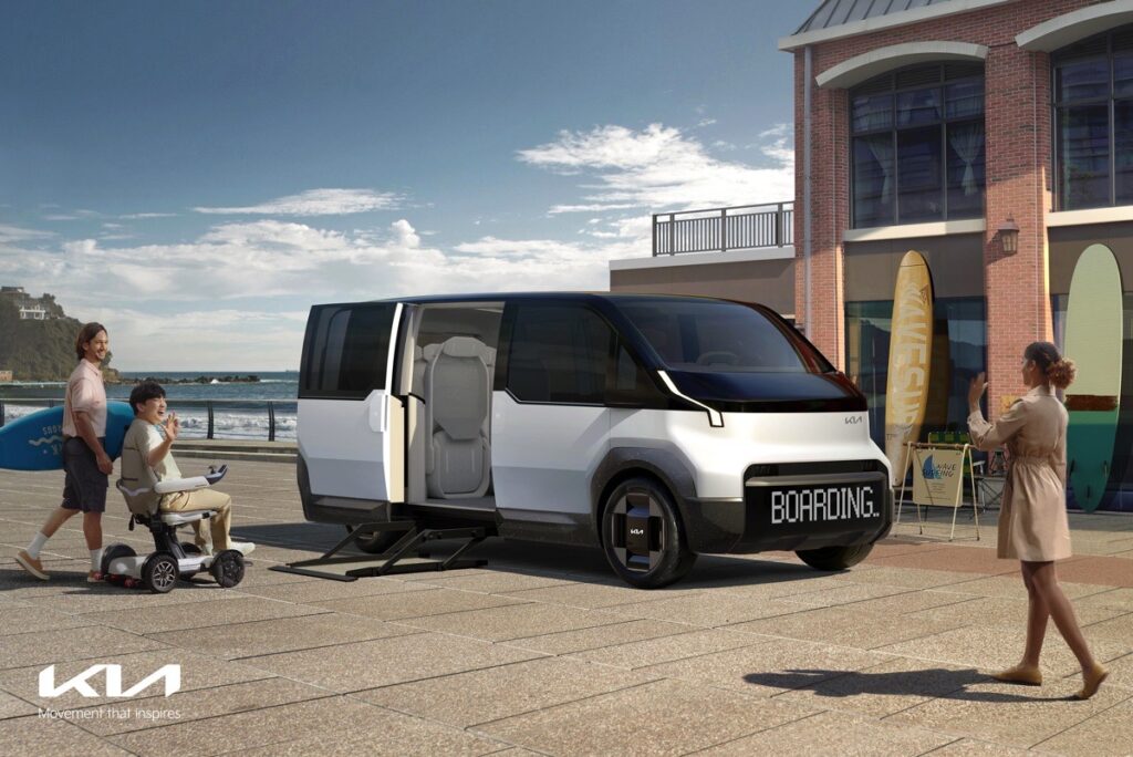 Kia Platform Beyond Vehicle (PBV) al CES 2024, i furgoni del futuro odierno