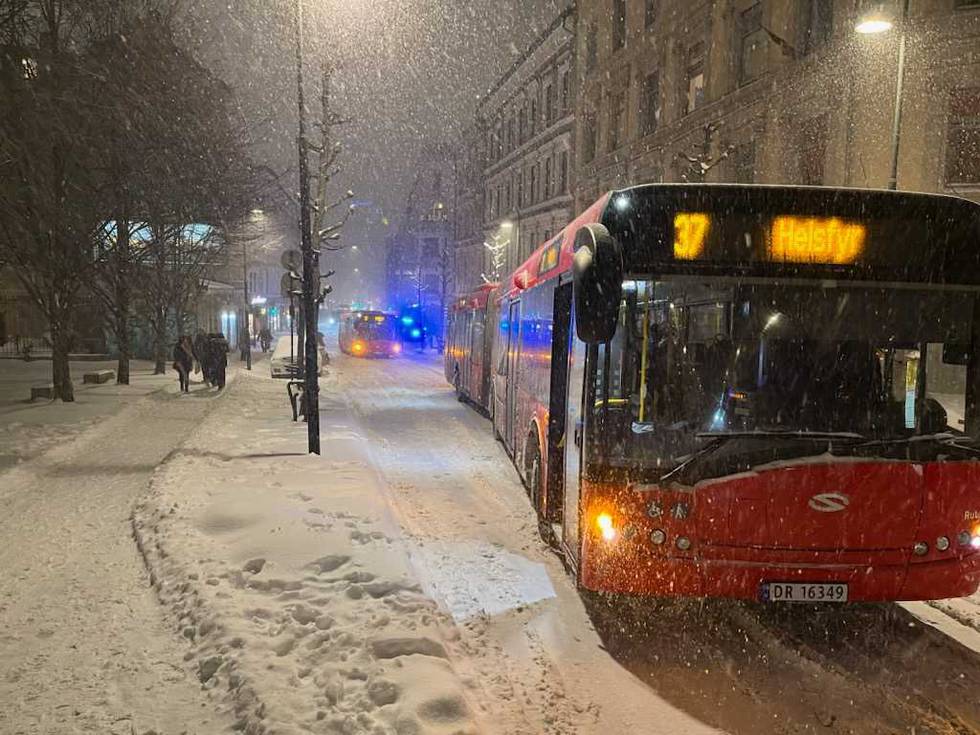 No, gli autobus di Oslo non sono paralizzati per il freddo e l’elettrico c’entra comunque poco