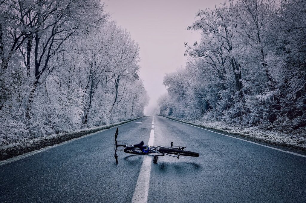 I pericoli di pedalare in inverno con il termometro vicino allo zero