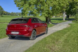 Opel Astra Hybrid 2024