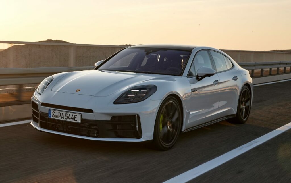 Porsche Panamera: nuove versioni ibride per la berlina di lusso
