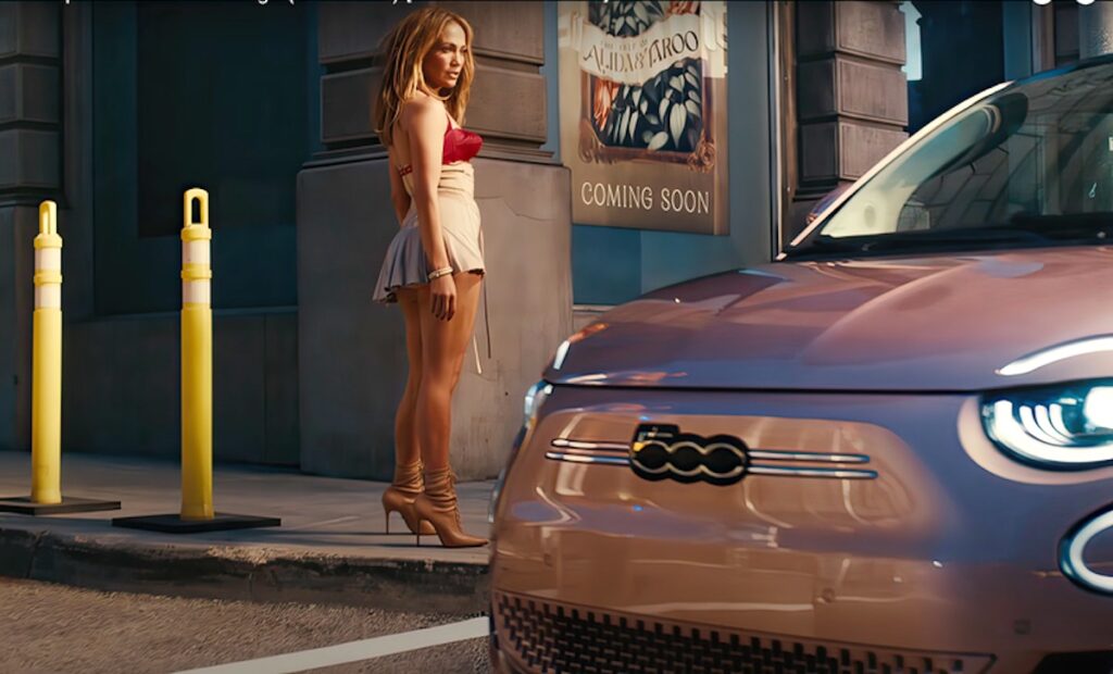 Jennifer Lopez torna insieme a Fiat 500 dopo 12 anni