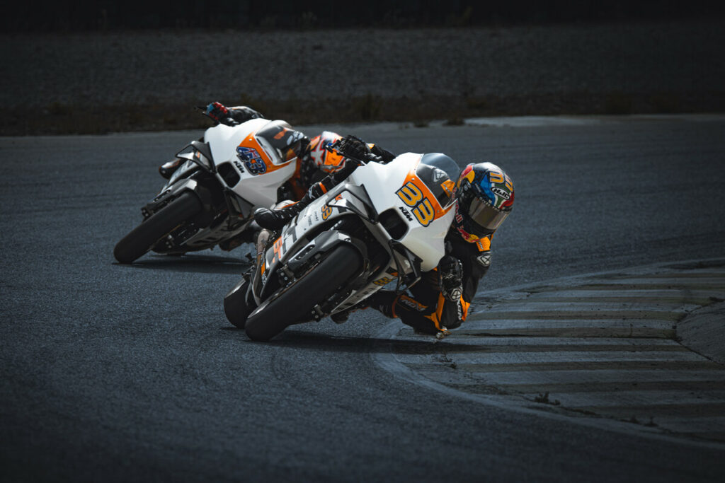 KTM RC 8C 2024, moto sportiva in edizione limitata per uso pista