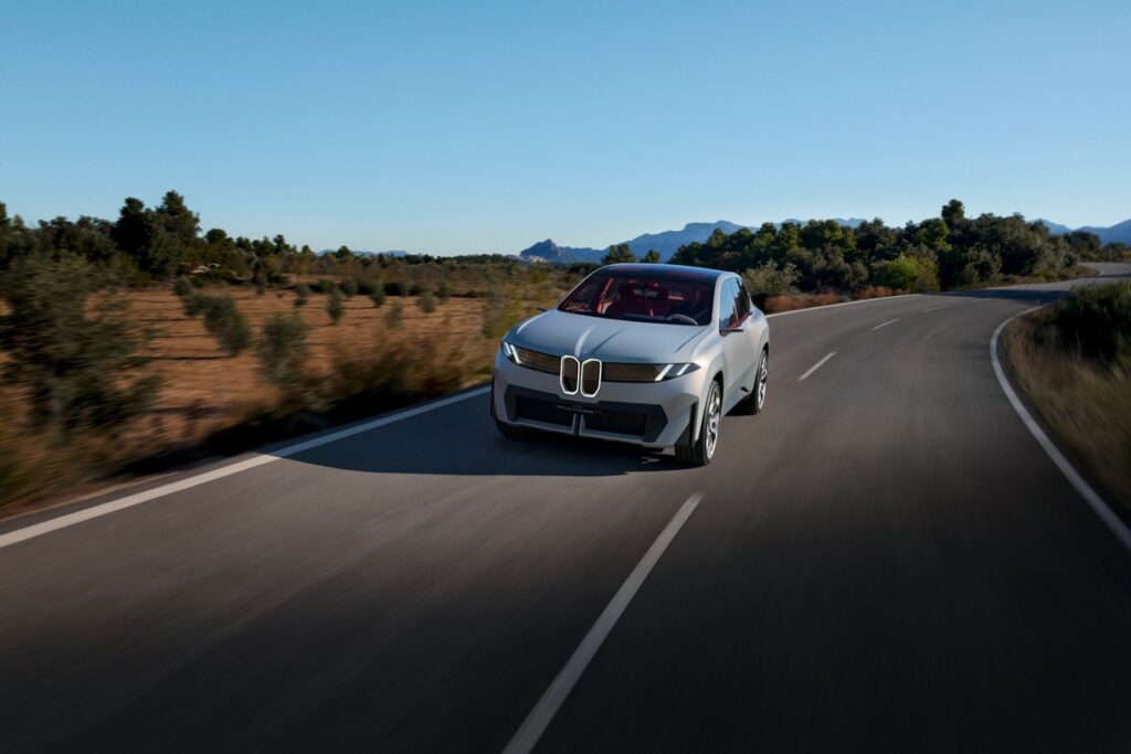 BMW Vision Neue Klasse X: tutta design, tecnologia e sostenibilità