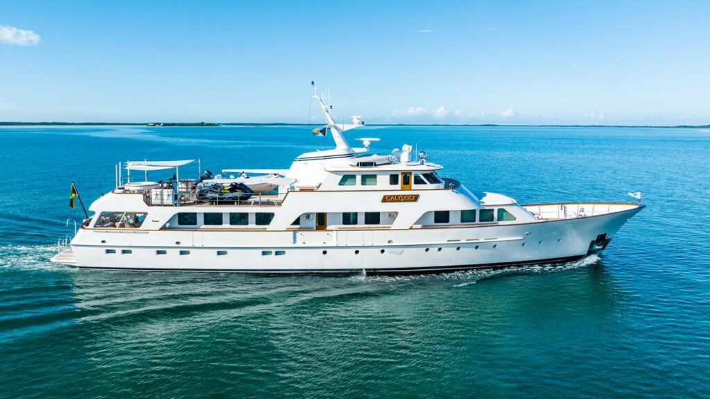 Calypso Camper & Nicholsons: lo yacht che unisce il fascino vintage al design moderno
