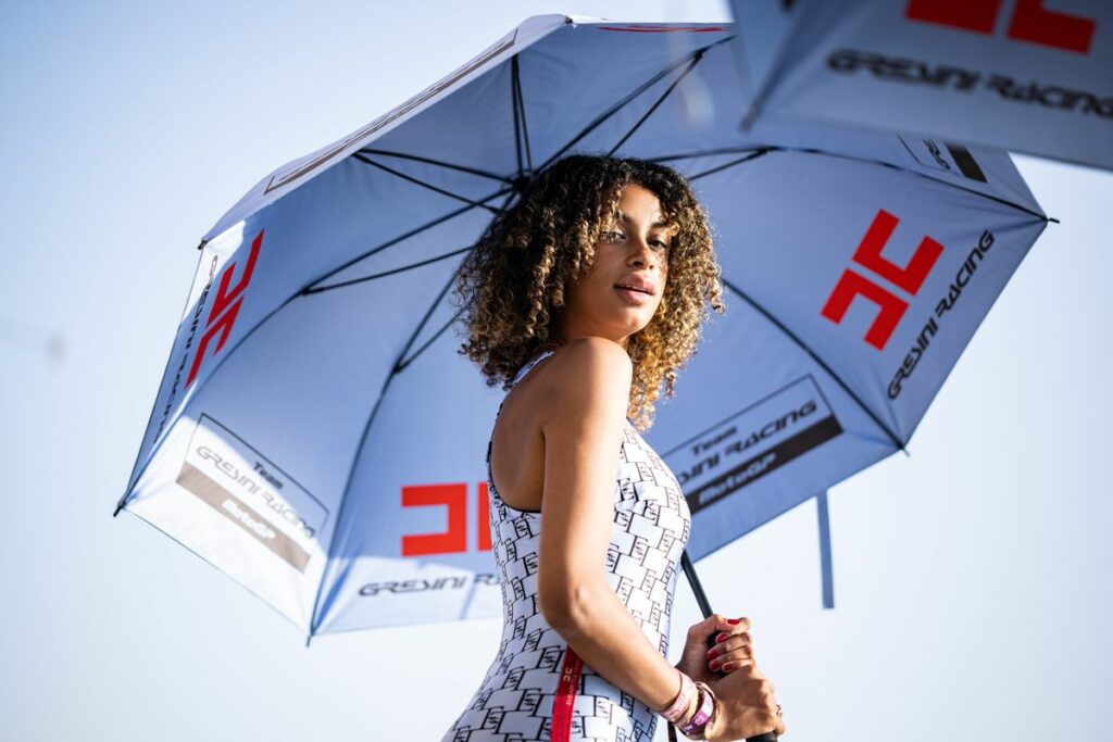 Paddock Girls MotoGP Qatar 2024: le ombrelline di Lusail