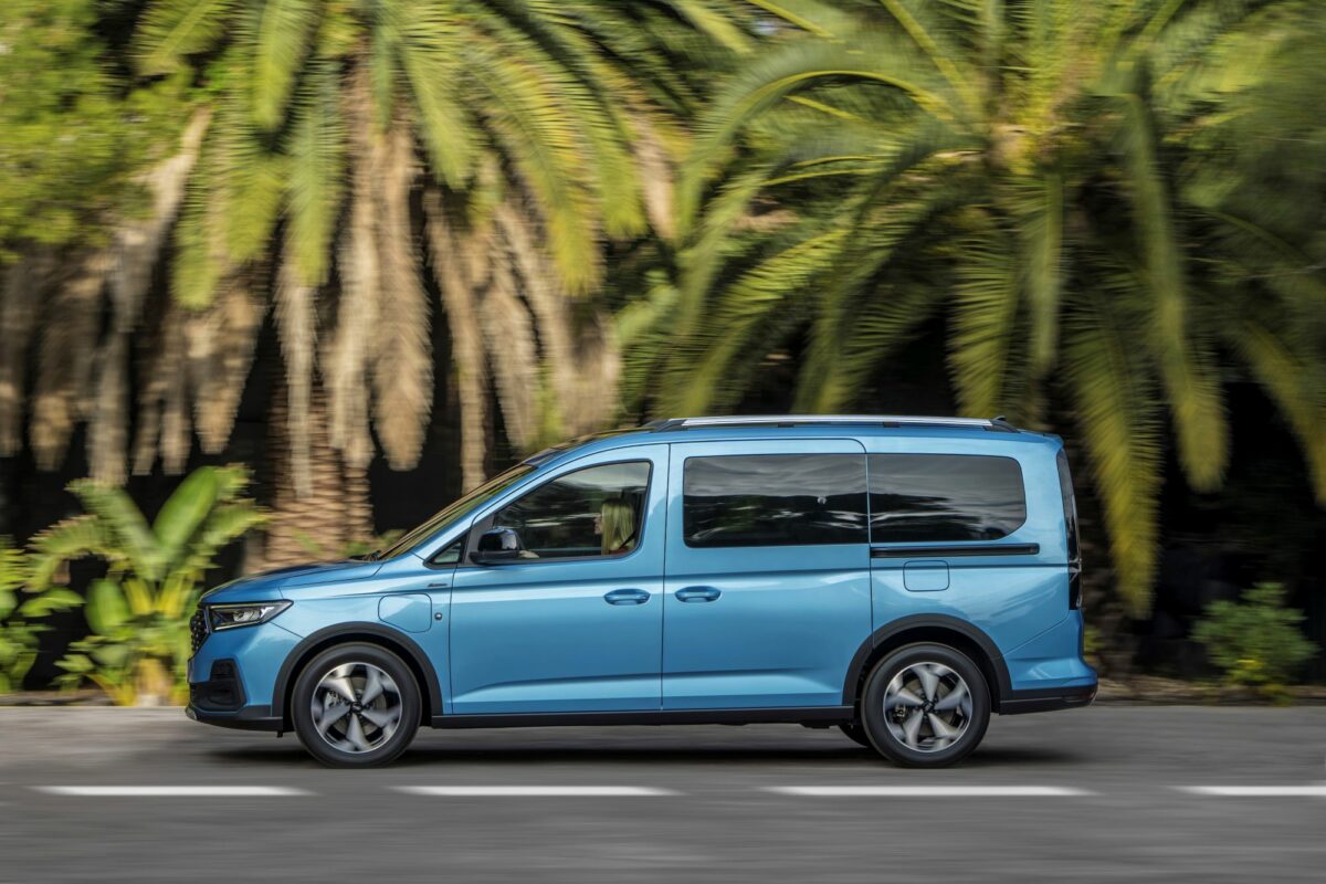 Ford Tourneo Connect PHEV Side