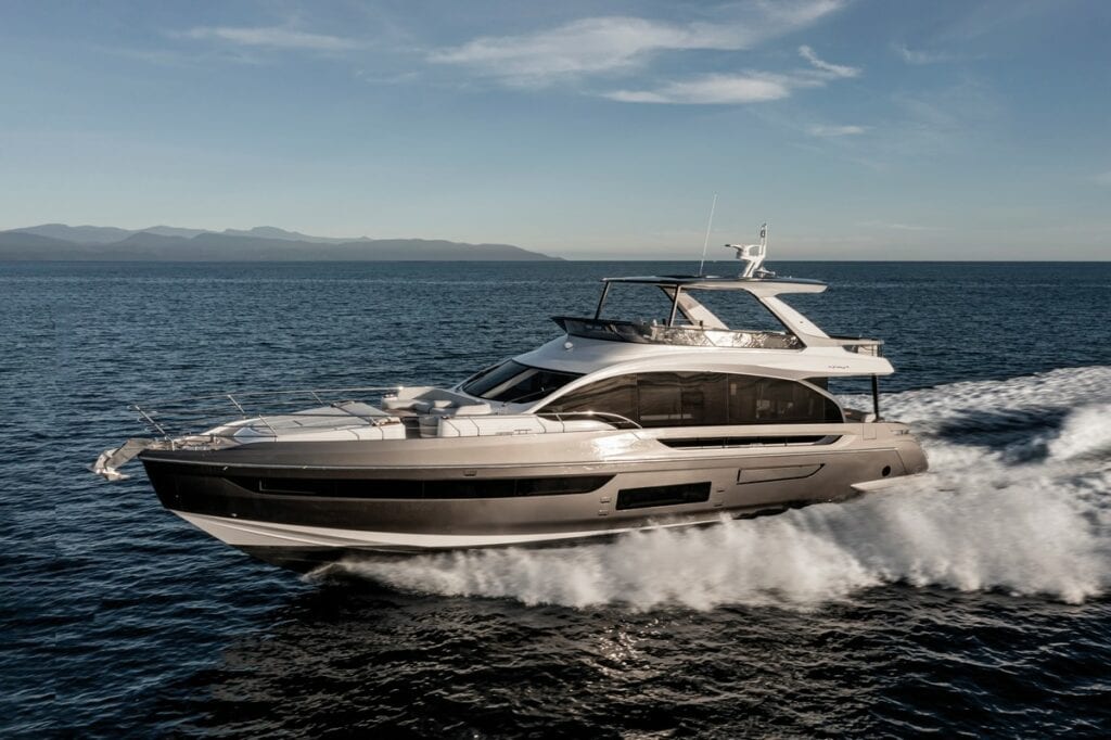 Il nuovo Azimut Fly 72: la perfetta armonia tra eleganza, design e tecnologia