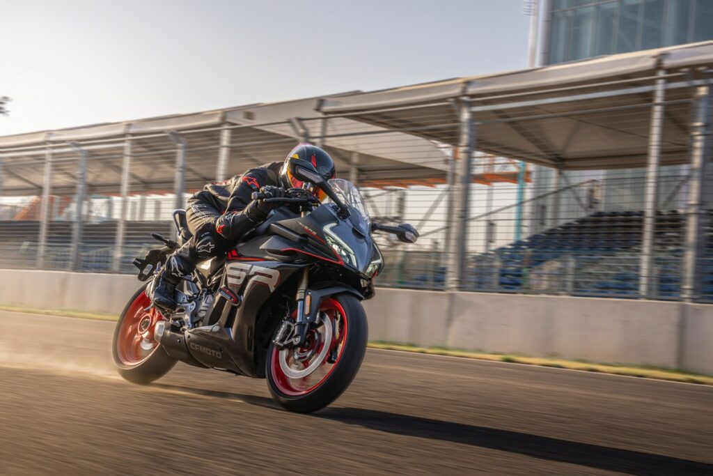 CFMoto 450SR S: la moto super sport tutta adrenalina a 6.690 euro