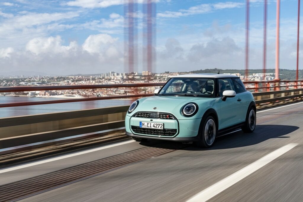 Mini Cooper S 2024: l’allestimento Classic