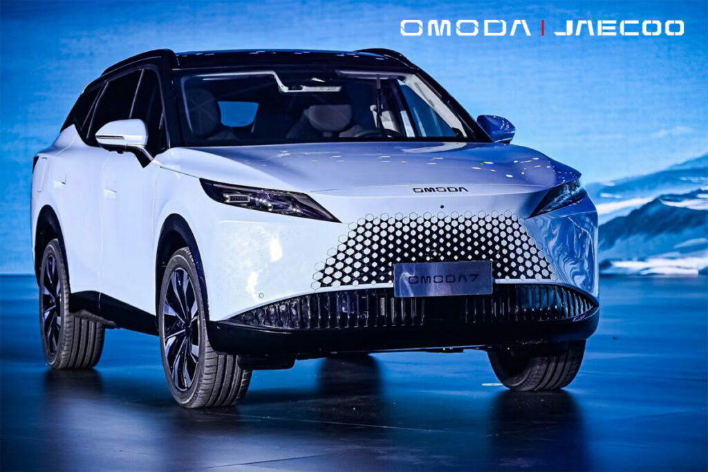 Chery Omoda 7, il SUV ibrido cinese in arrivo nel 2025