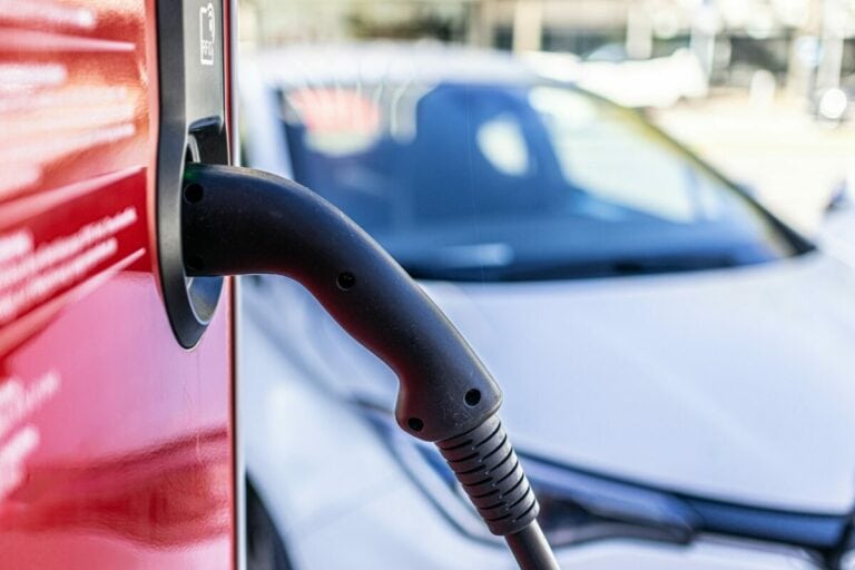 In Norvegia dicono stop agli incentivi per le auto elettriche, ma non all’esportazione di petrolio e gas