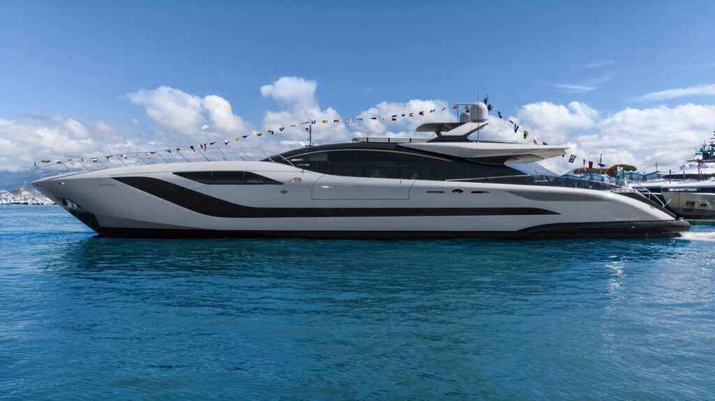 Mangusta 165 REV 2024: varato il nuovo maxi yacht