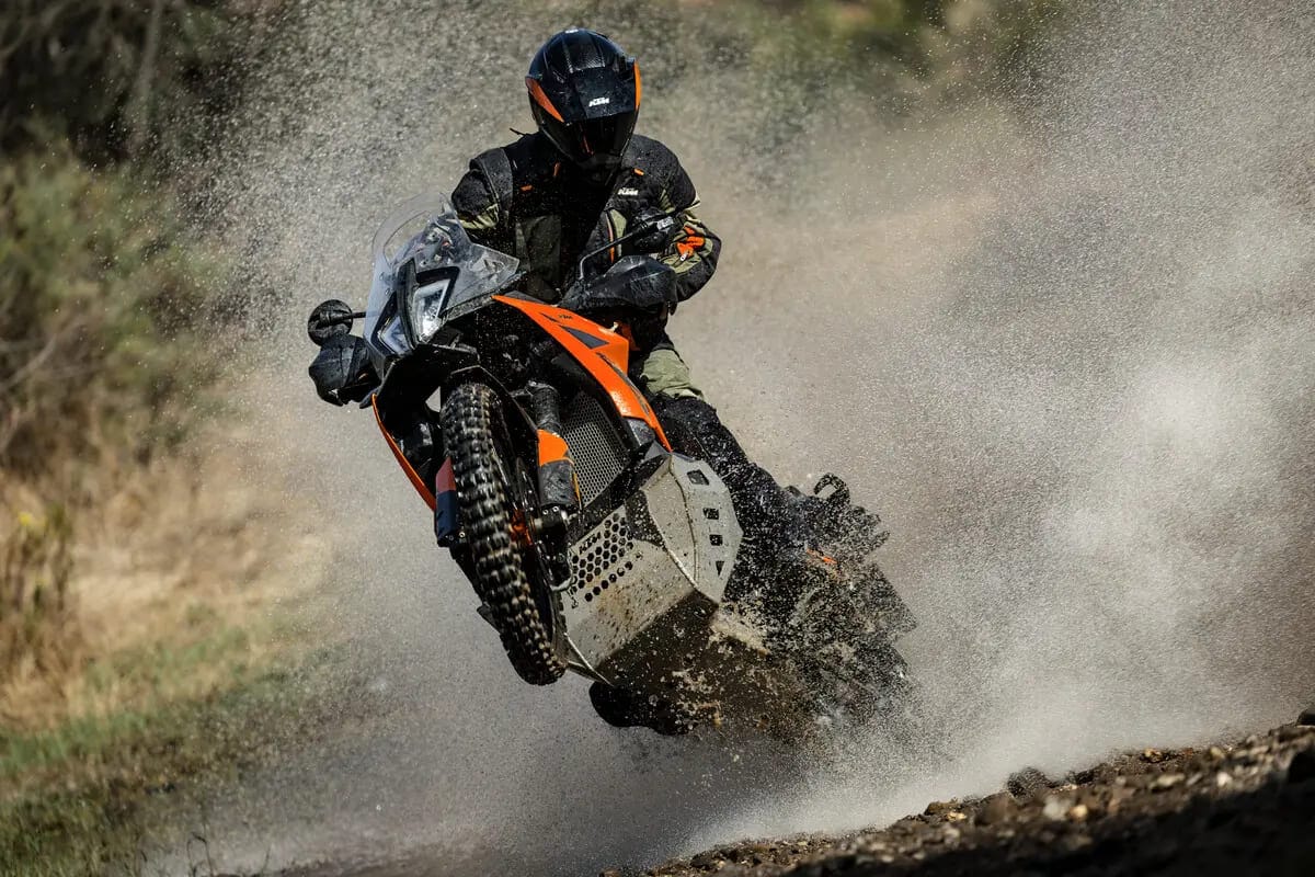 Arriva dalla Cina la nuova KTM 790 Adventure 2025