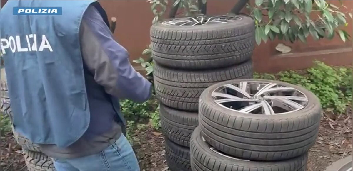pneumatici rubati polizia