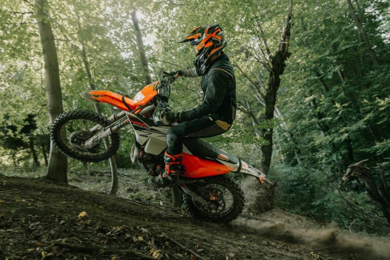KTM 300 EXC Hardenduro 2026: nasce per l’estremo