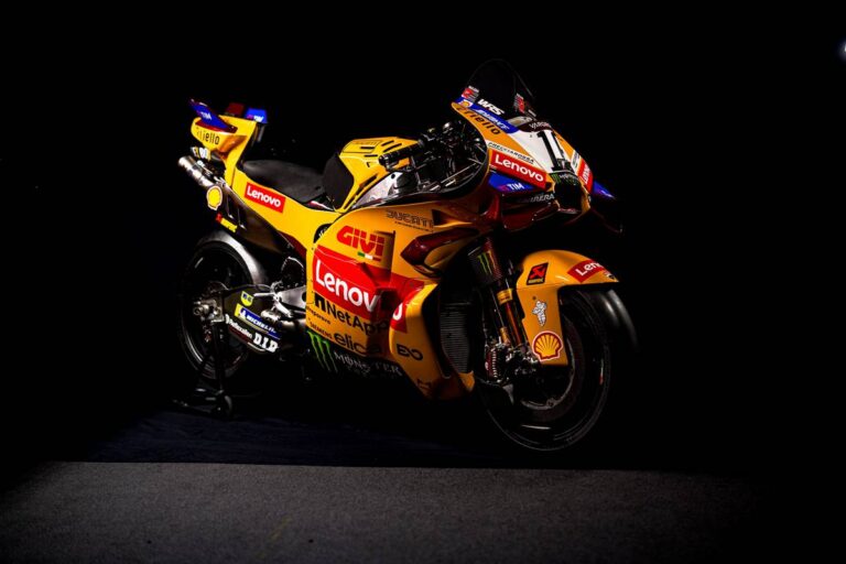Ducati apre il 2026 con due livree storiche per celebrare il Centenario