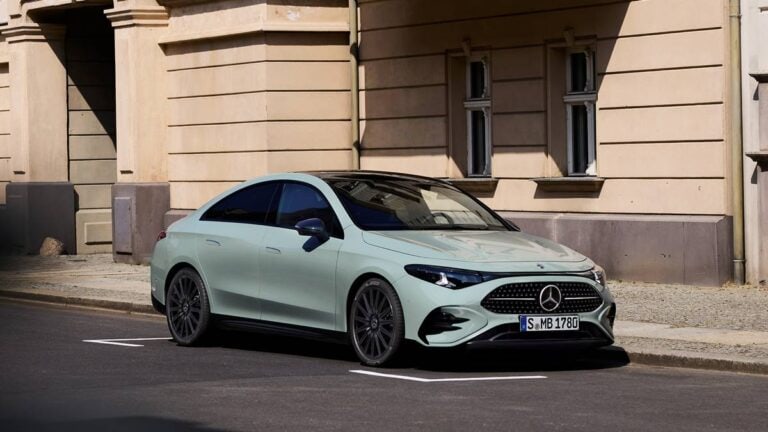 Mercedes-Benz CLA Hybrid: nuova intelligenza su strada