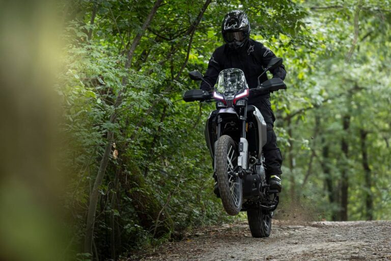 Moto Morini AlltrHike 450: città, sterrato e praticità quotidiana